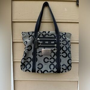 - Coach Poppy Op Art Glam Tote Style 14530 in Black and Grey Signature C P…